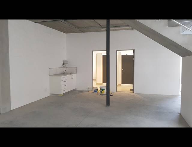 608M² FACTORY FOR SALE IN STIKLAND